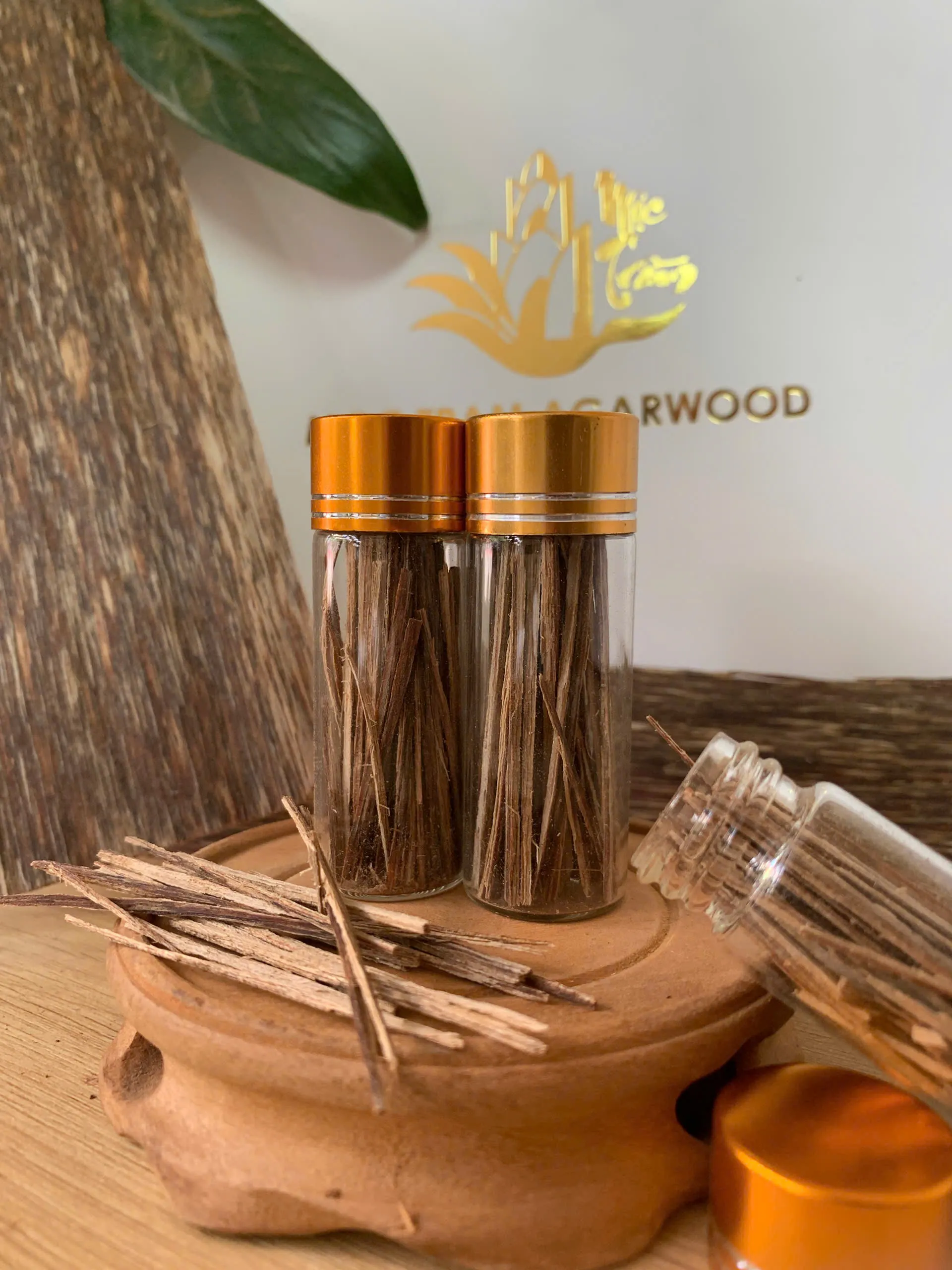 Natural Agarwood Toothpicks – Flavor Enhancing Oud Sticks for Smoking